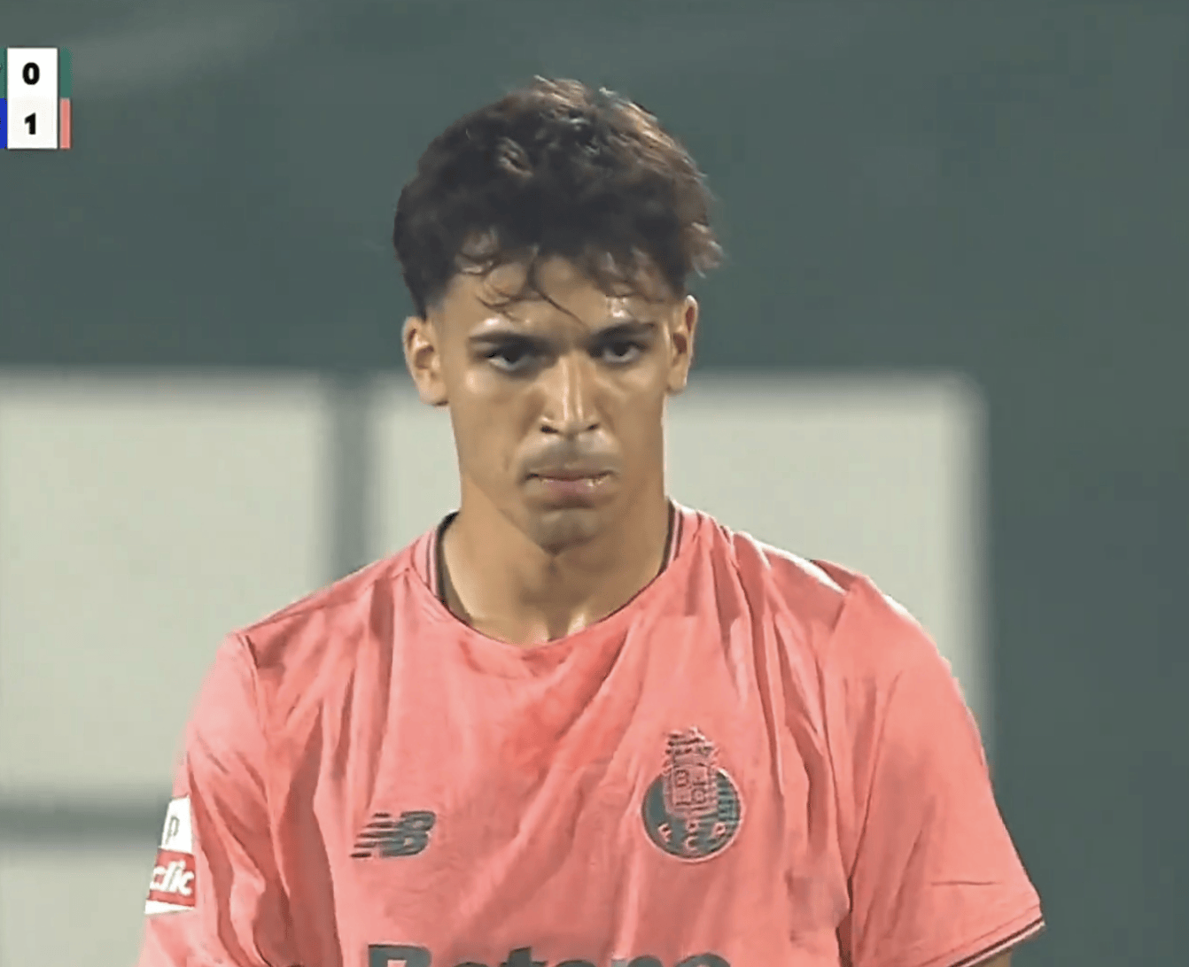 赛后突围战来临，本菲卡围绕西甲伤情更新，质疑声仍在，团队化学反应显著