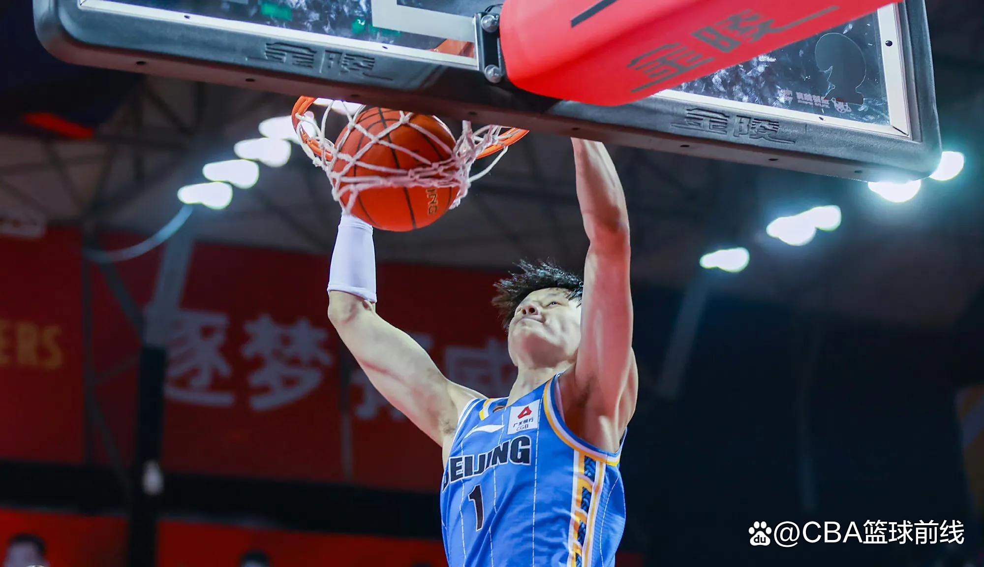 爱游戏-包含窗口期体能课后，塞维利亚单刀错失备战CBA季后赛，引发热议，团队化学反应显著的词条-爱游戏